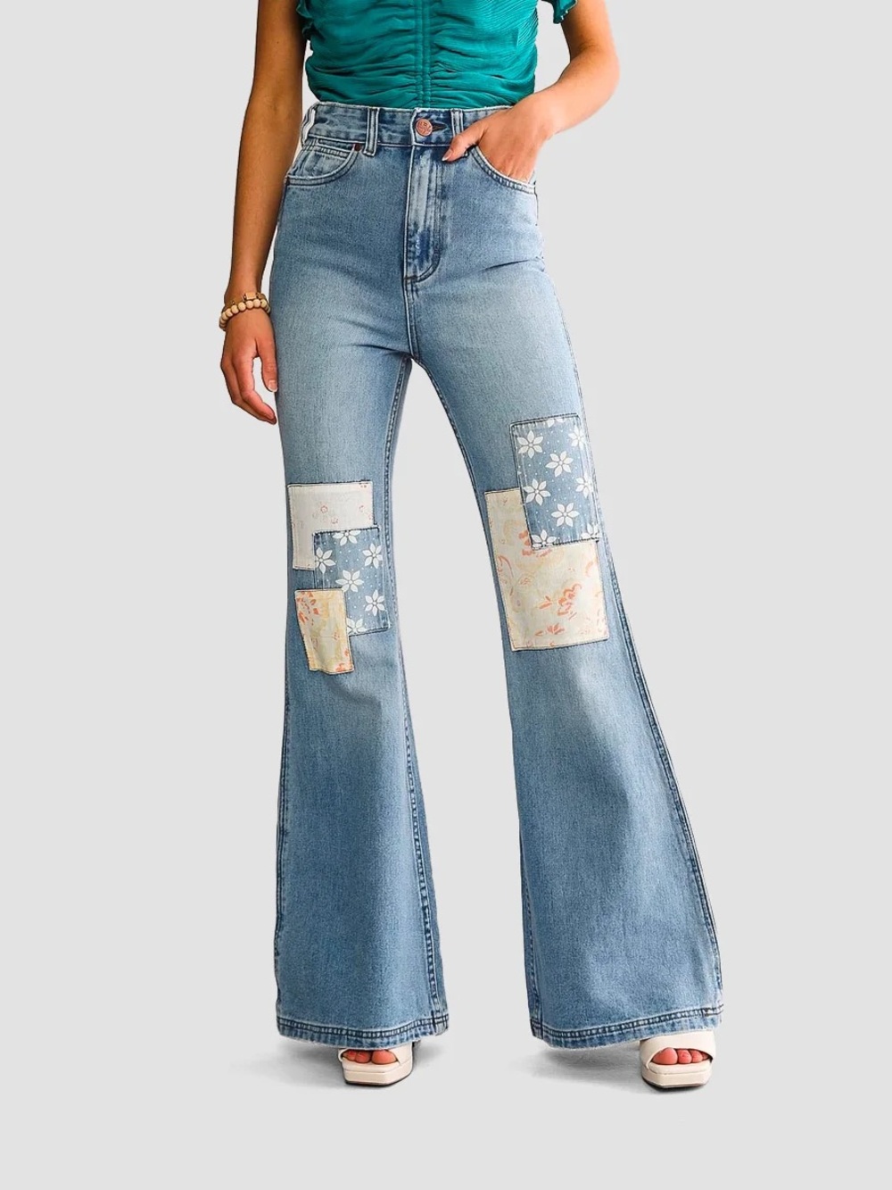 Billabong x Wrangler Patch High Rise Flare Jeans - Size 28